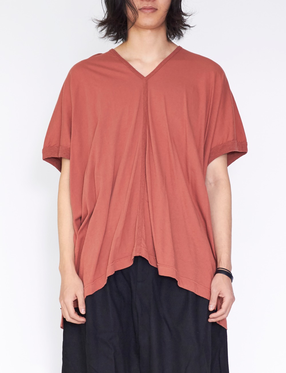 WIDE FIT V NECK TEE_CORAL
